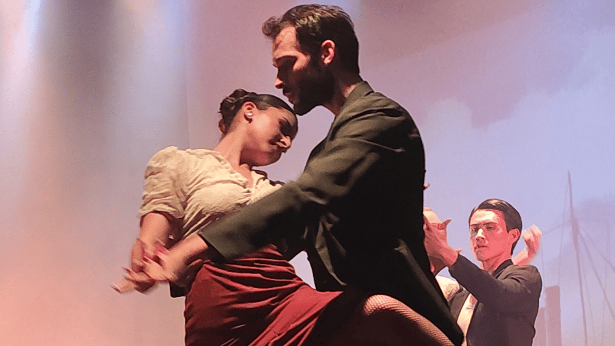 Izabella en Club Casa Blanca