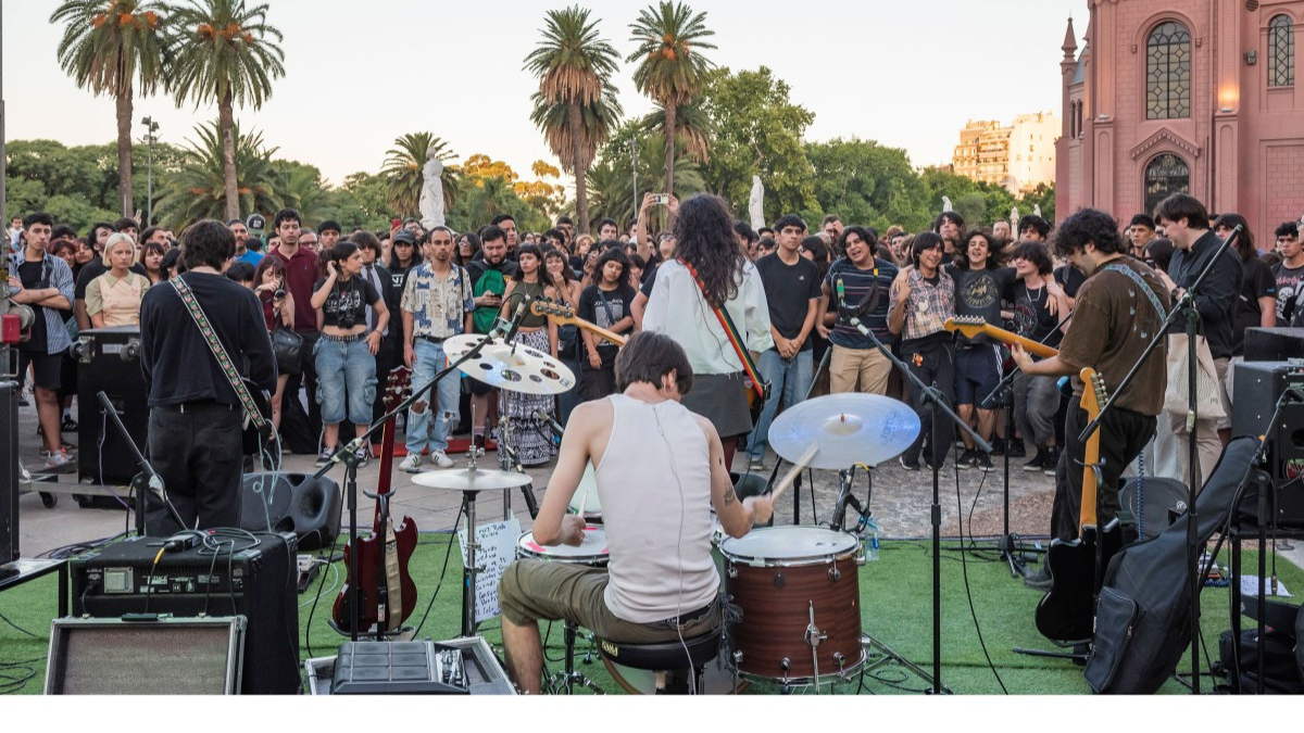 Antidomingos en el Recoleta