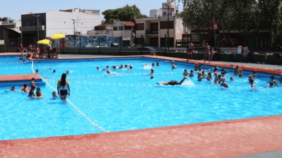 Piletas públicas en CABA: arranca la temporada de verano 2026 con días, horarios y sedes